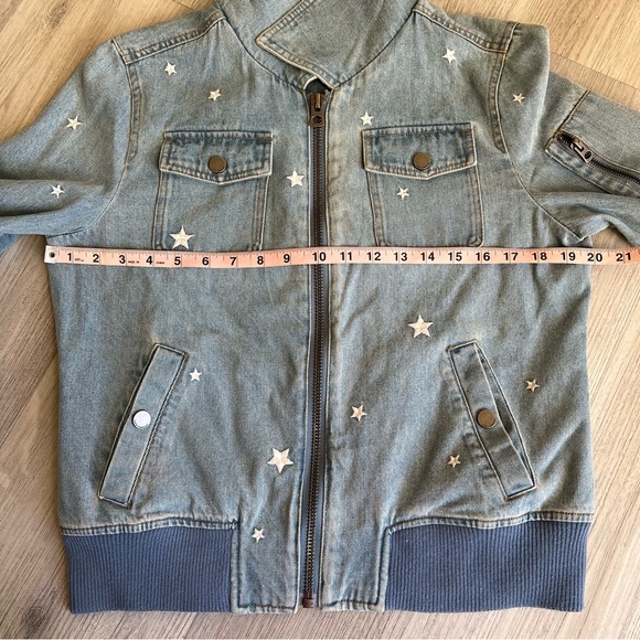 Lucky Brand Medium Denim Jean Jacket with Embroidered Stars - Picture 12 of 16